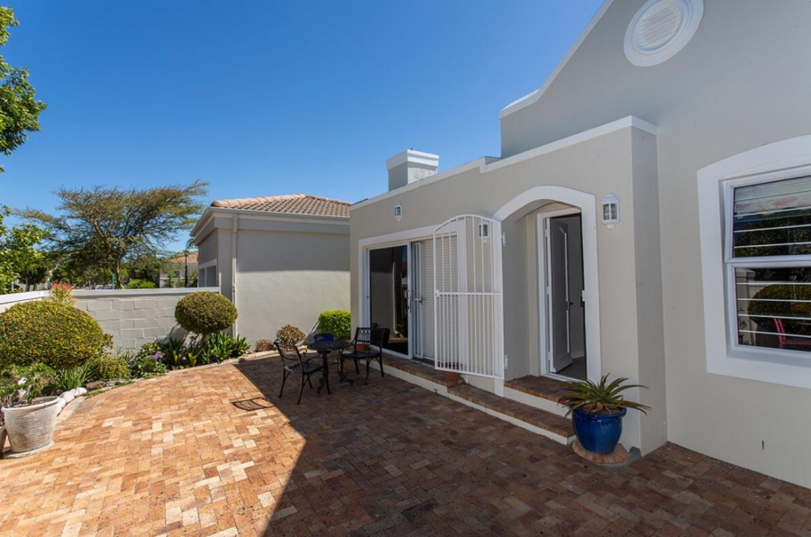 3 Bedroom Property for Sale in Sunningdale Western Cape